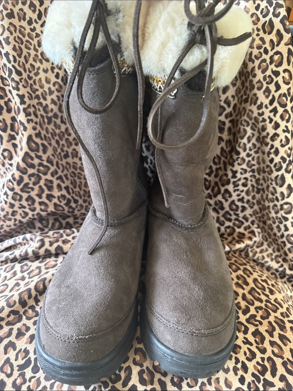 UGG women's Brown Suede Faux-Shearling Lace-Up Winter Boots